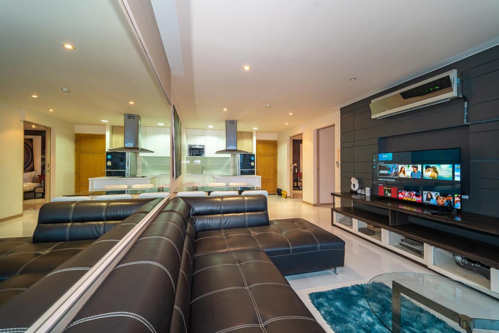 Kalim Unparalleled Sea View Apartemen Patong