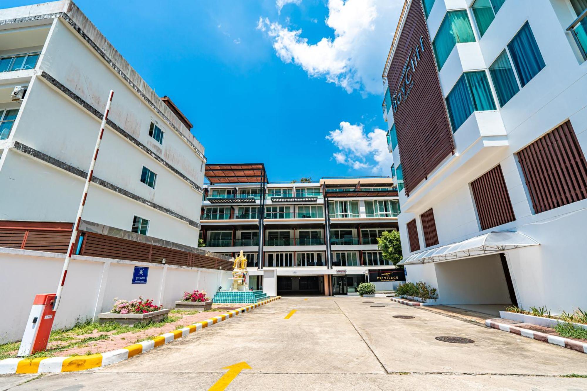 Kalim Unparalleled Sea View Apartment *